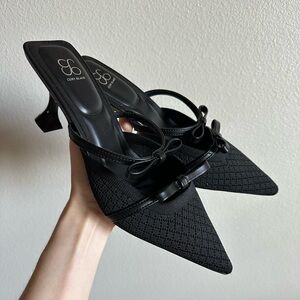 Black kitten heel shoes